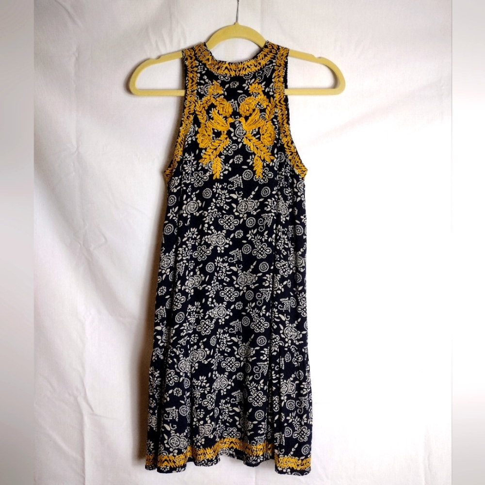 THML XS Shift Dress